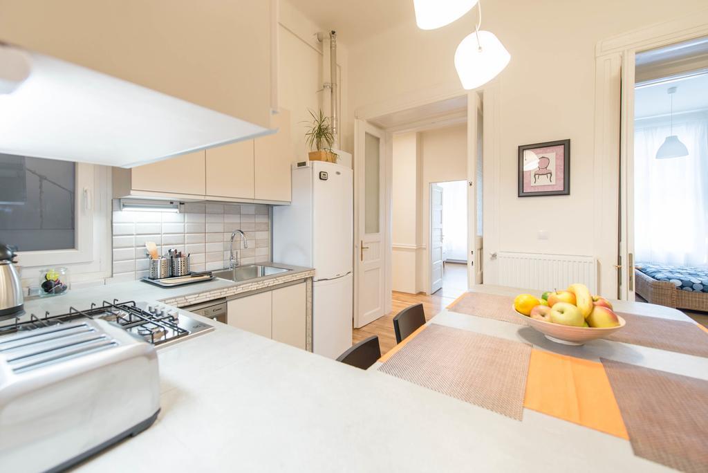Api Flat Appartement Boedapest Buitenkant foto