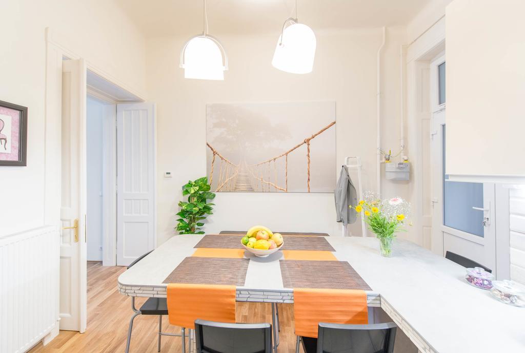 Api Flat Appartement Boedapest Buitenkant foto