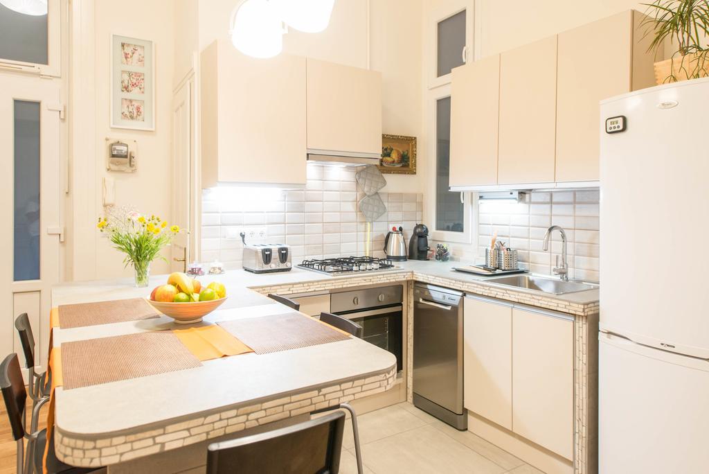 Api Flat Appartement Boedapest Buitenkant foto